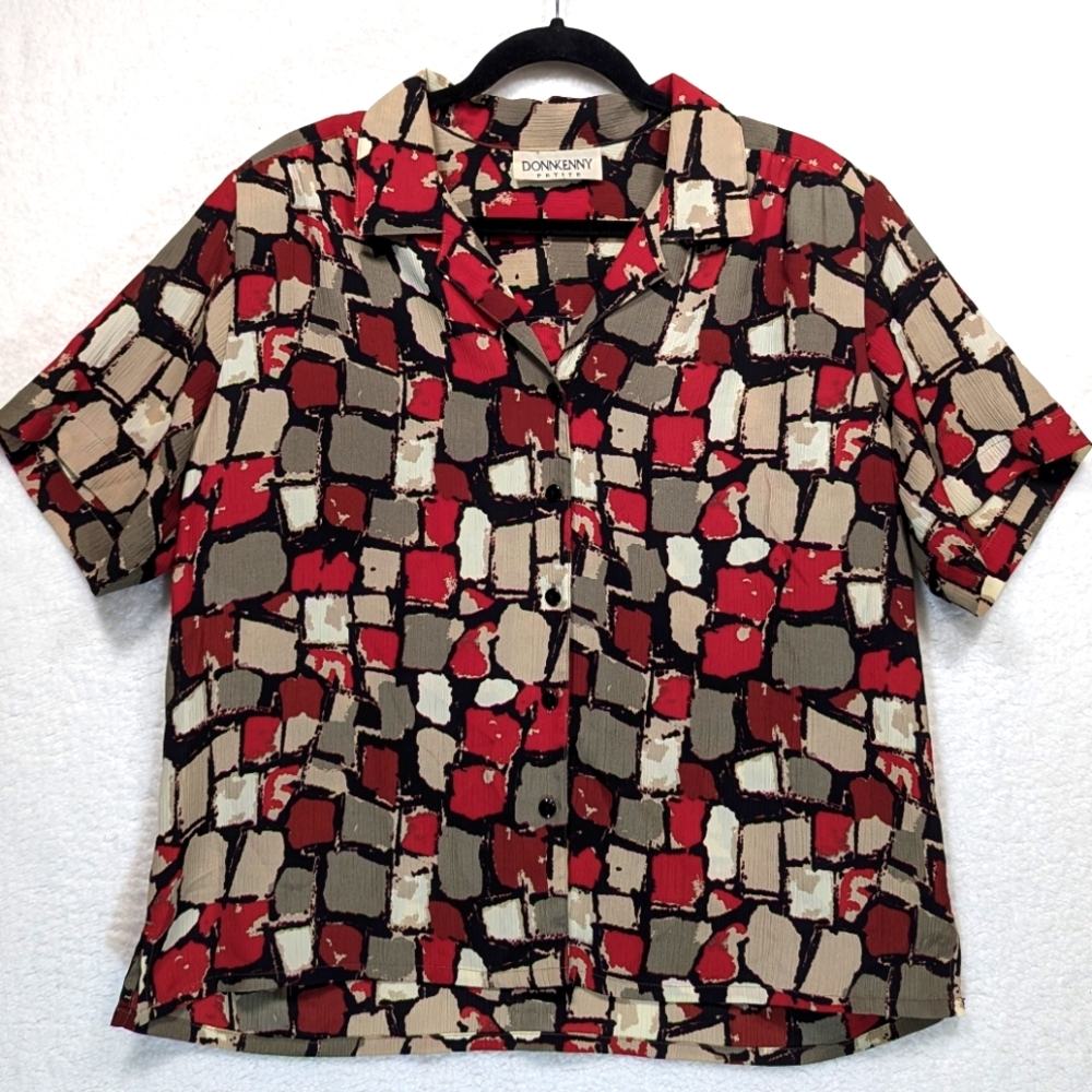 4/$75 Donnkenny Petites Red Beige Abstract Shoulder Pads Short Sleeve Button Up